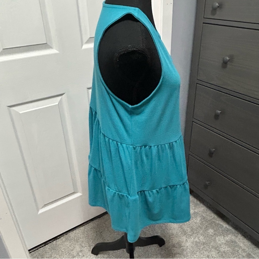 Torrid Tank - Picture 2 of 5